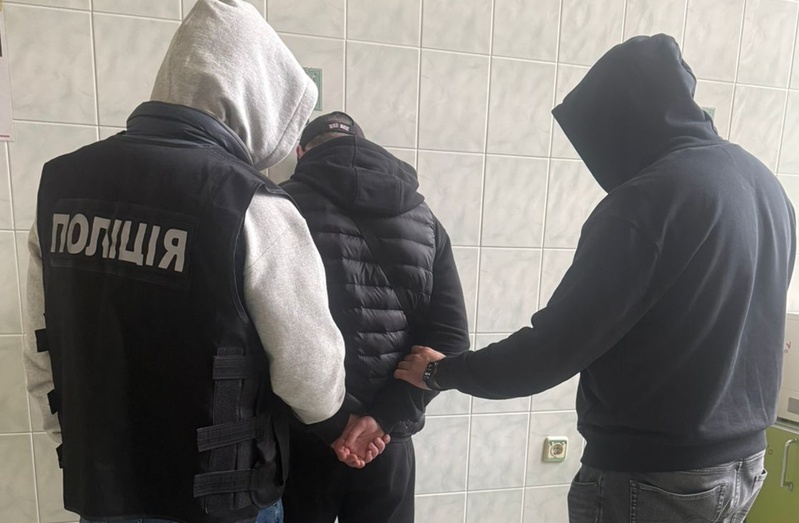 В Одесі затримали члена громадського формування, який продавав посвідчення