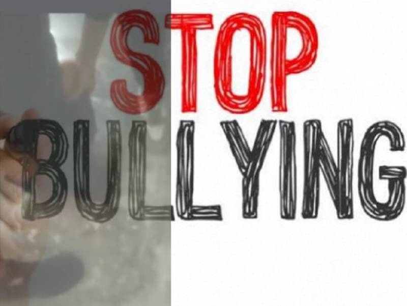 На Одещині  відсторонили вчительку, син якої булив хлопця