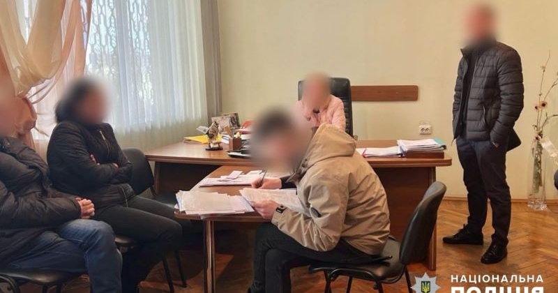 В Одесі директорку навчального закладу підозрюють у хабарництві