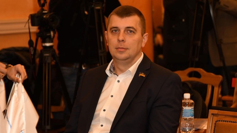 Елітні авто, Rolex і 345 тисяч доларів готівки: як родина депутата Одеської міськради Карпенчука наростила активи