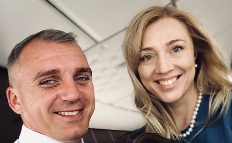 Дружина Сєнкевича торік придбала криптовалюту та володіє частками польських компаній