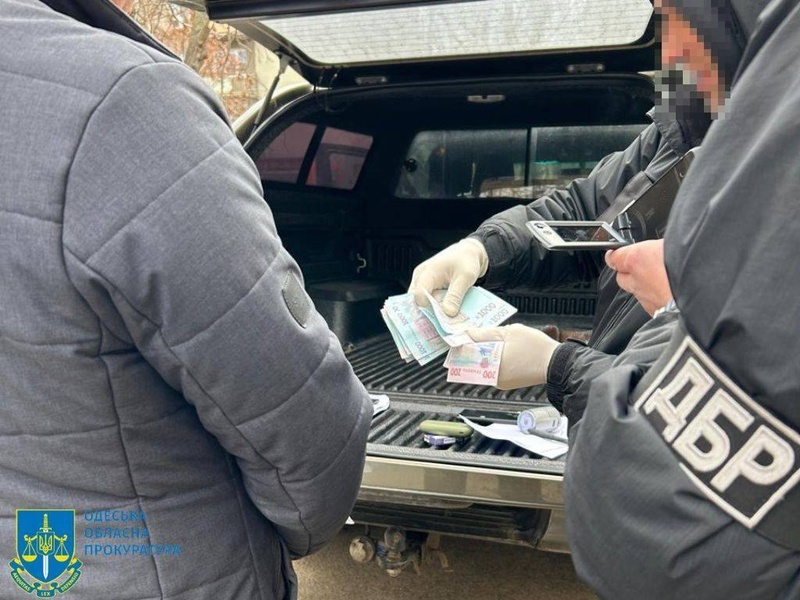 Державні посадовці в Одесі торгували посвідченнями мисливця