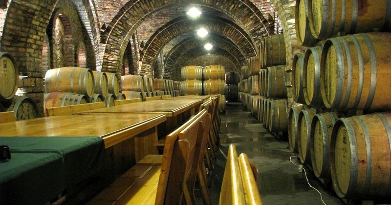 Окупанти виставили на аукціон кримський винзавод втричі дешевше