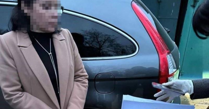 Чиновницю Одеської митниці затримали після одержання хабаря, — прокуратура