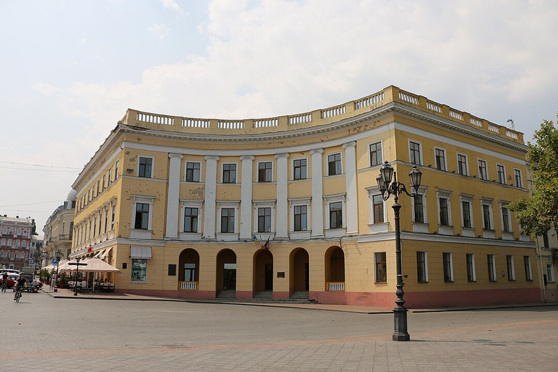 Майно відомого забудовника з Одеси піде з молотка