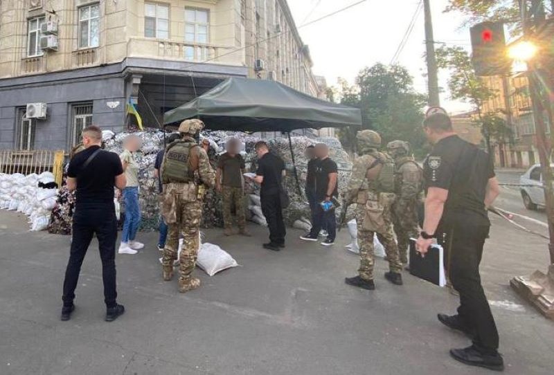В Одесі в Приморський військкомат нагрянули з обшуком, але у допомозі ухилянтам запідозрили інший