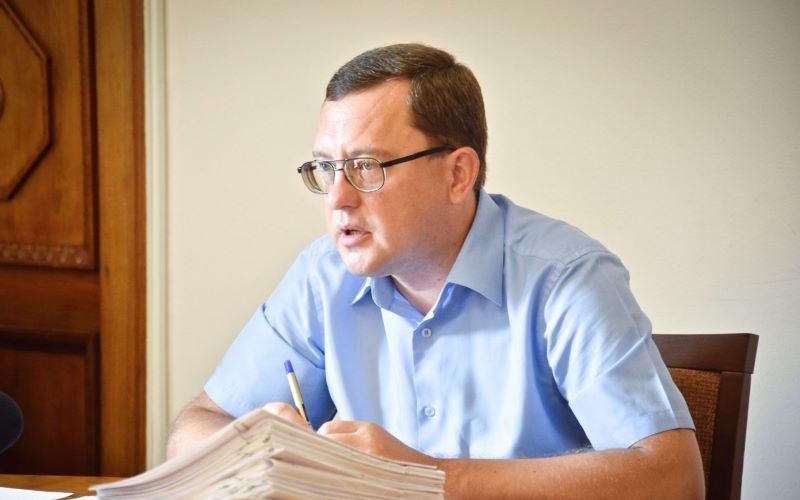 Профспілка Миколаївської міськради подарувала заступнику мера гроші