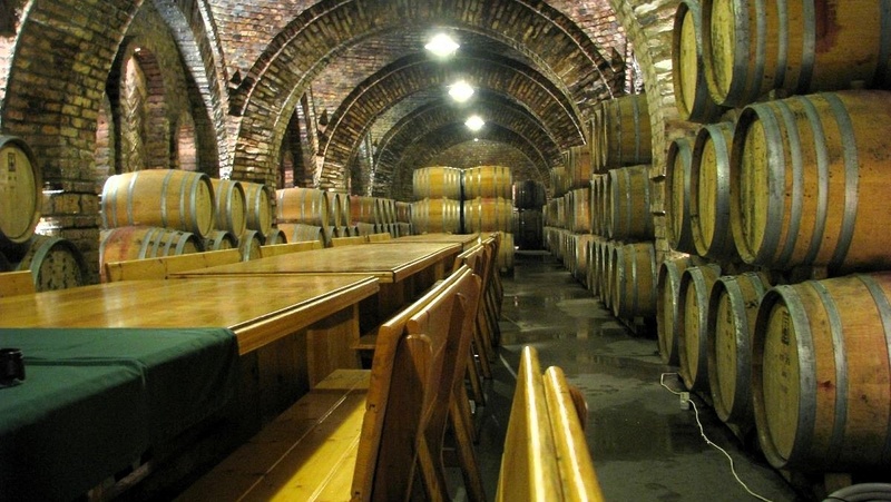 Окупанти виставили на аукціон кримський винзавод втричі дешевше