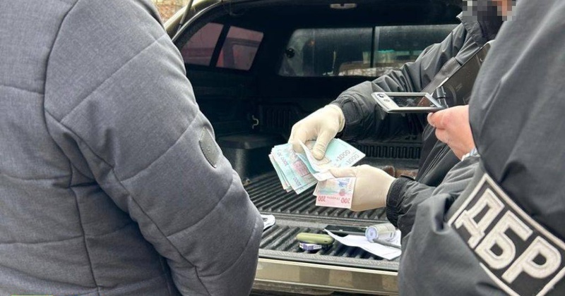 Державні посадовці в Одесі торгували посвідченнями мисливця