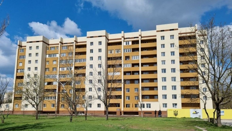 Один підрядник, мільйони гривень: як у Сергіївці ремонтують зруйновану дев’ятиповерхівку