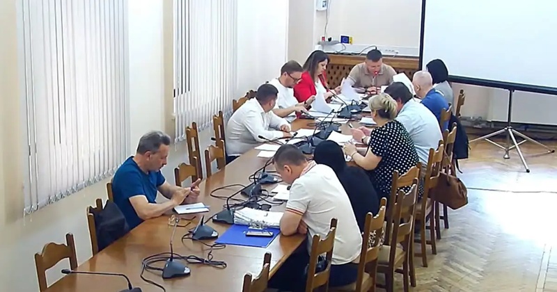 Комісія міськради відмовилася передавати комунальні приміщення у власність області