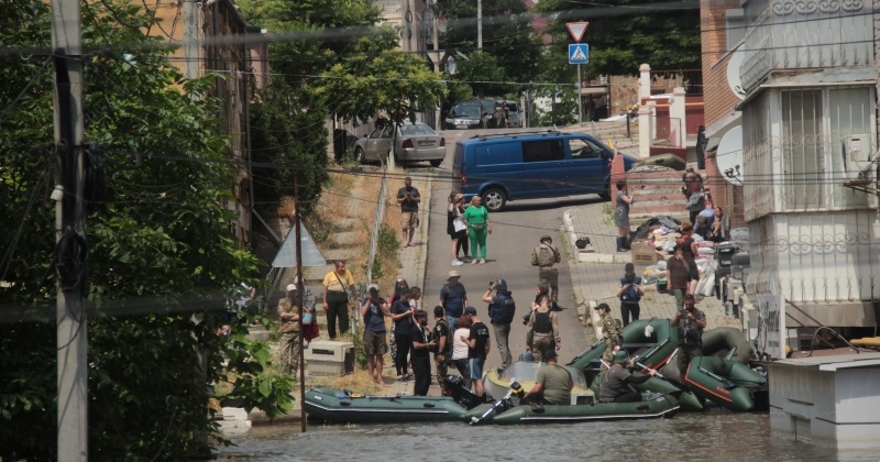 "Лягайте на землю, не соромтеся": як виглядає Херсон під час обстрілів та евакуації