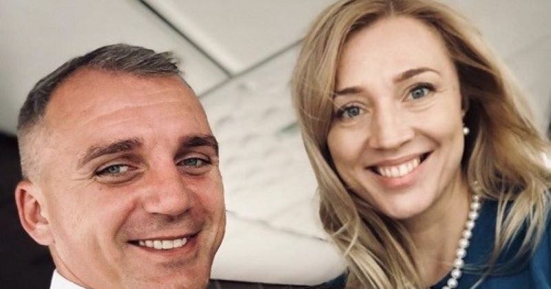 Дружина Сєнкевича торік придбала криптовалюту та володіє частками польських компаній