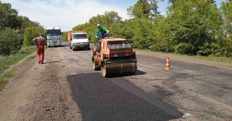 Договори на ремонт доріг Херсонщини на 40 мільйонів можуть отримати фірми з сумнівним минулим