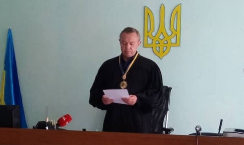 Голова Суворовського суду Одеси, якого підозрювали в хабарництві, вказав, що немає авто та живе на зарплату