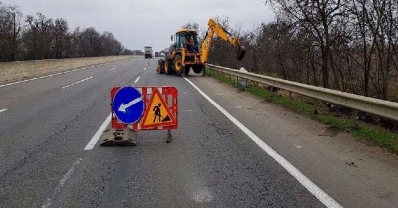 За аварійний ремонт доріг в Херсоні заплатять майже 70 мільйонів