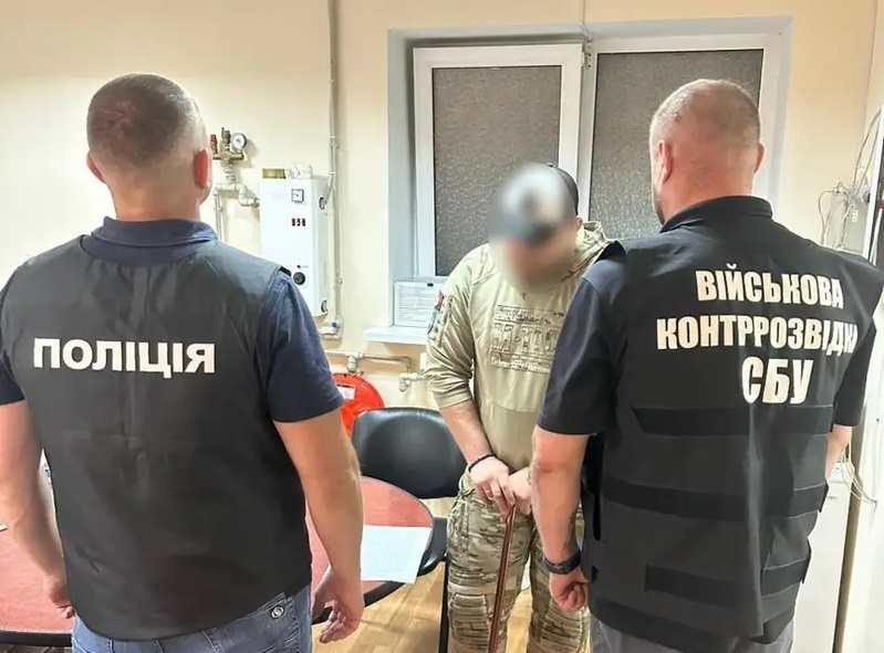 На Херсонщині викрито командира одного з підрозділів, який вимагав хабар у солдата