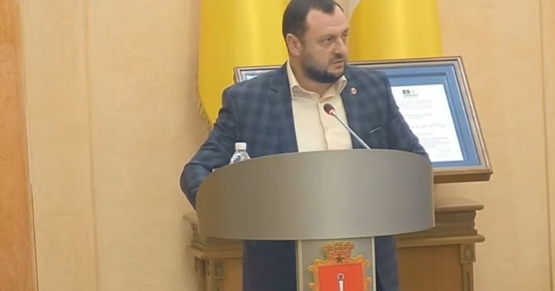 Голову одеського департаменту, який попросився у відставку на апаратній нараді, відпустили