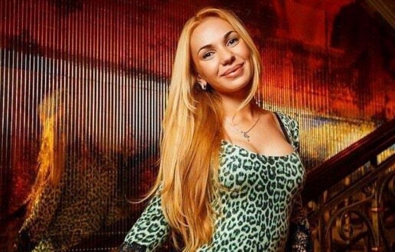 В Одесі тік-токерка, яка просила росію бомбити українців, відбулася забороною працювати у владі