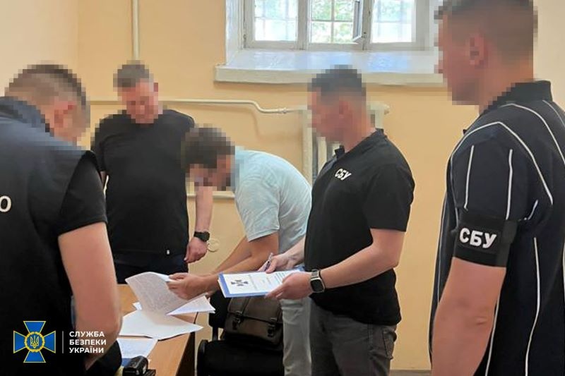 Експосадовців Міноборони звинувачують в розкраданні коштів та закупівлі неякісних бронежилетів