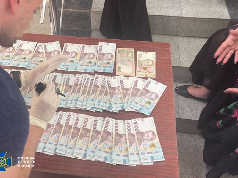 Топчиновницю Чорноморської міськради звинуватили у вимаганні відкатів