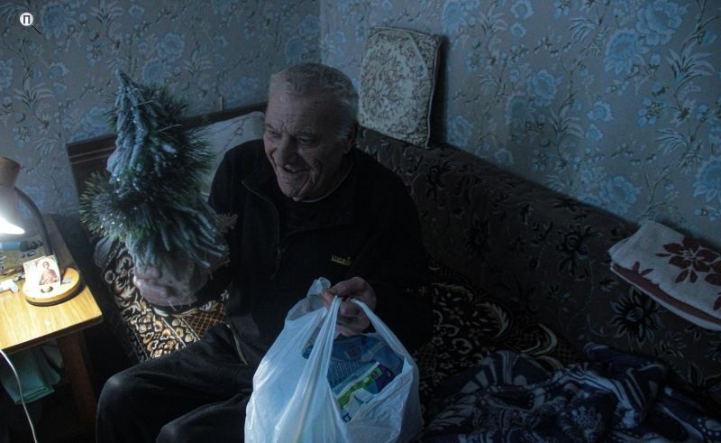 Довезти ялинку, обганяючи танк: як харківські медики волонтерять на Куп’янщині