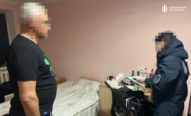 Керівників Одеського квартирно-експлуатаційного управління затримали за підозрою у переплаті за ліжка