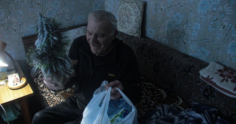 Довезти ялинку, обганяючи танк: як харківські медики волонтерять на Куп’янщині