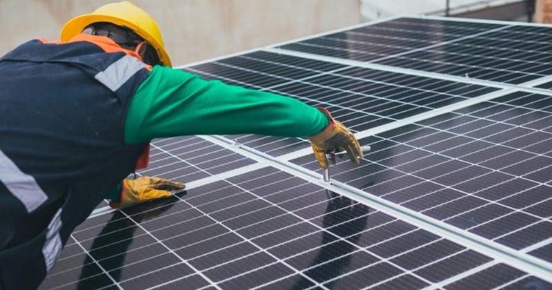 Ремонтувати електромережі в Біляївці найняли депутатську фірму