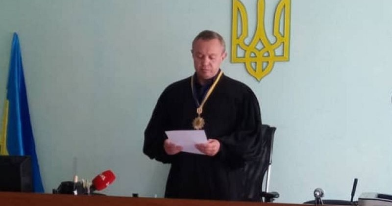 Голова Суворовського суду Одеси, якого підозрювали в хабарництві, вказав, що немає авто та живе на зарплату