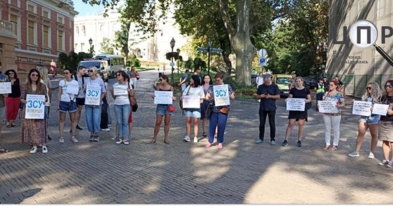 Одеські волонтери вимагають від президента розібратися із закупівлями