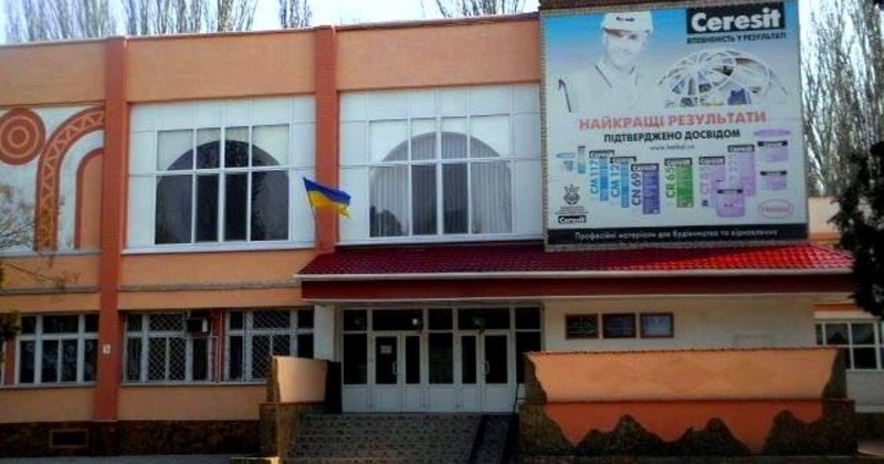 Корупція, “темні конячки” та таксист: чому не побудували укриття для училища Херсона