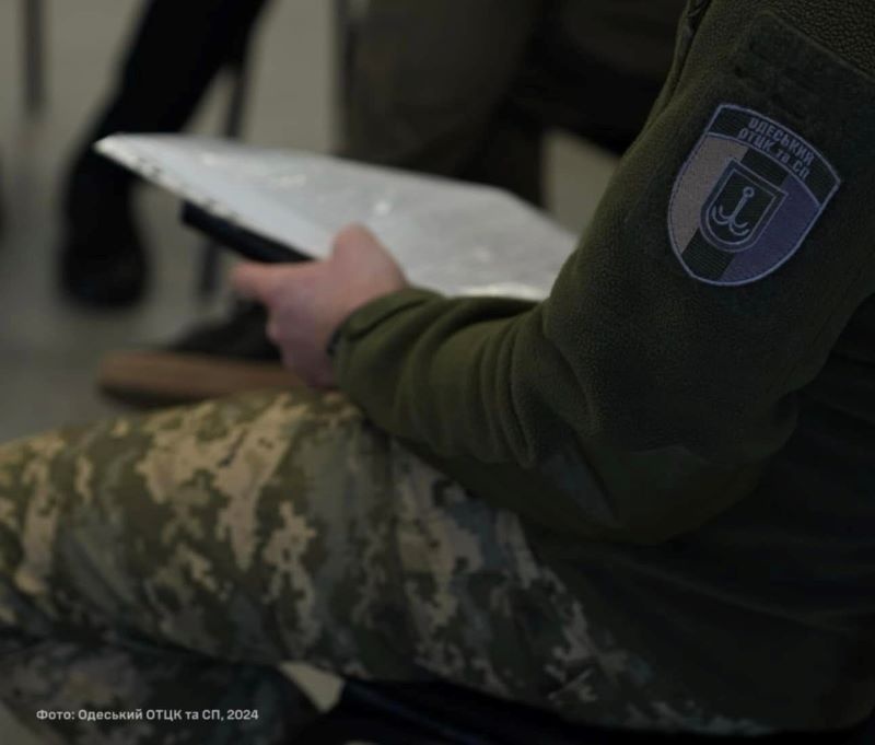 "Кабмін може ще більше обмежити виїзд за кордон": новий законопроєкт про мобілізацію містить корупційні ризики