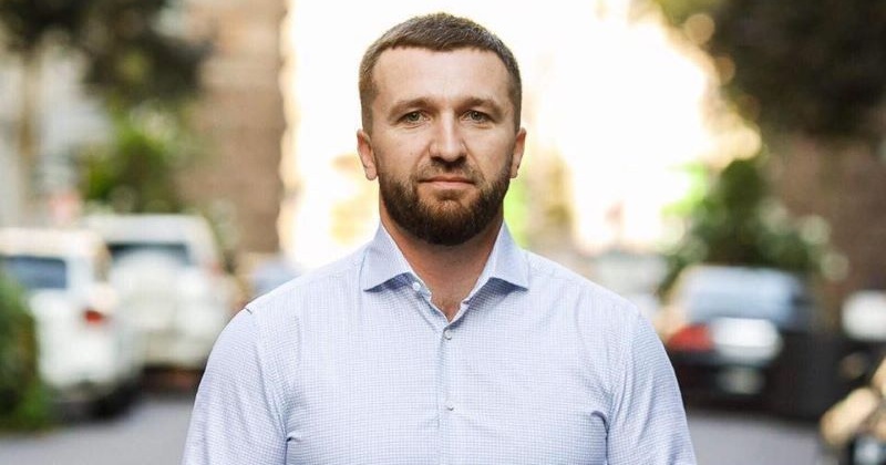 Херсонський нардеп Іванов живе у квартирі батька, користується його автівкою та не має жодних заощаджень