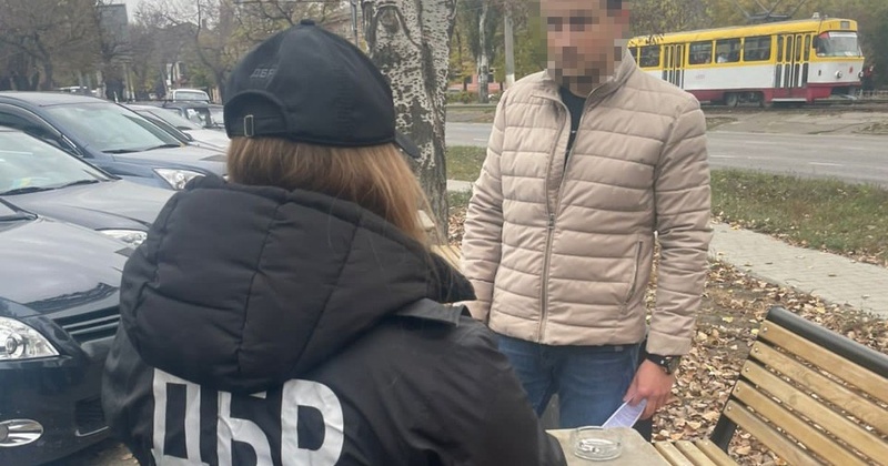 Працівники ДБР затримали прокурора однієї з прокуратур Одеси за підозрою у хабарництві