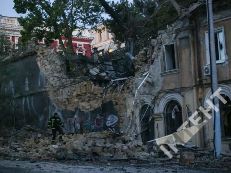 Розслідувачі викрили військових рф, які можуть бути причетними до обстрілу центру Одеси