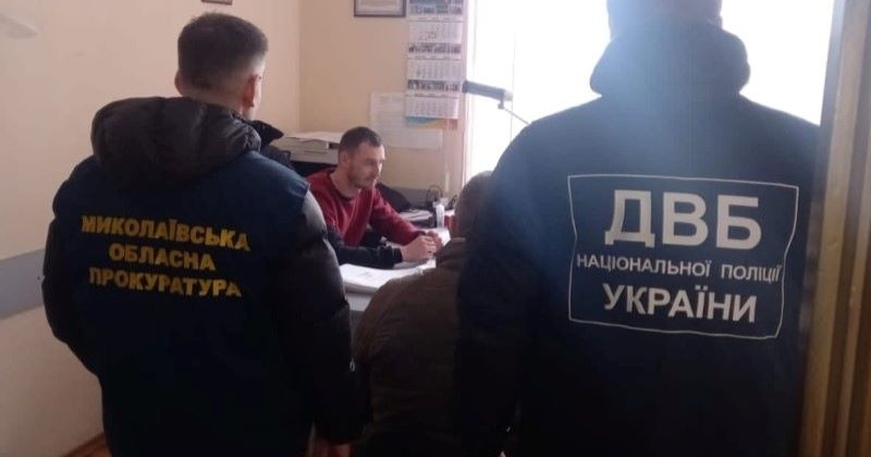 Підозрюваний у заволодінні коштами місцевого бюджету намагався підкупити слідчого поліції