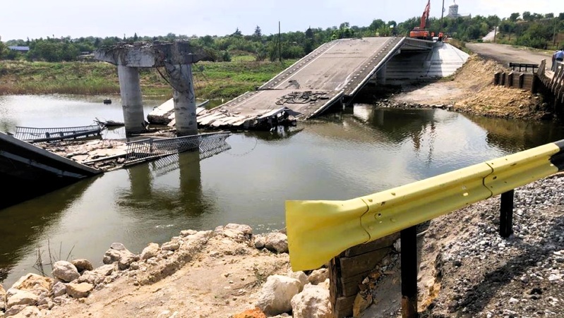 Відбудова, корупція та 340 мільйонів: як триває реконструкція мосту на Херсонщині