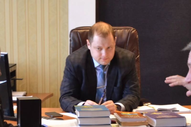 Миколаївський прокурор задекларував понад мільйон заробітку, пенсію та нову автівку як подарунок від батька