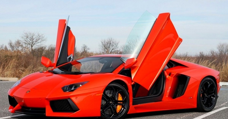 В Одесі дозволили продати Lamborghini у справі про схеми з податками на ремонті трас