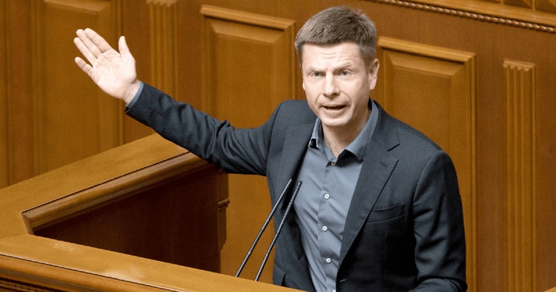 Декларації: нардеп Гончаренко у 2022 році збіднів та займався благодійністю