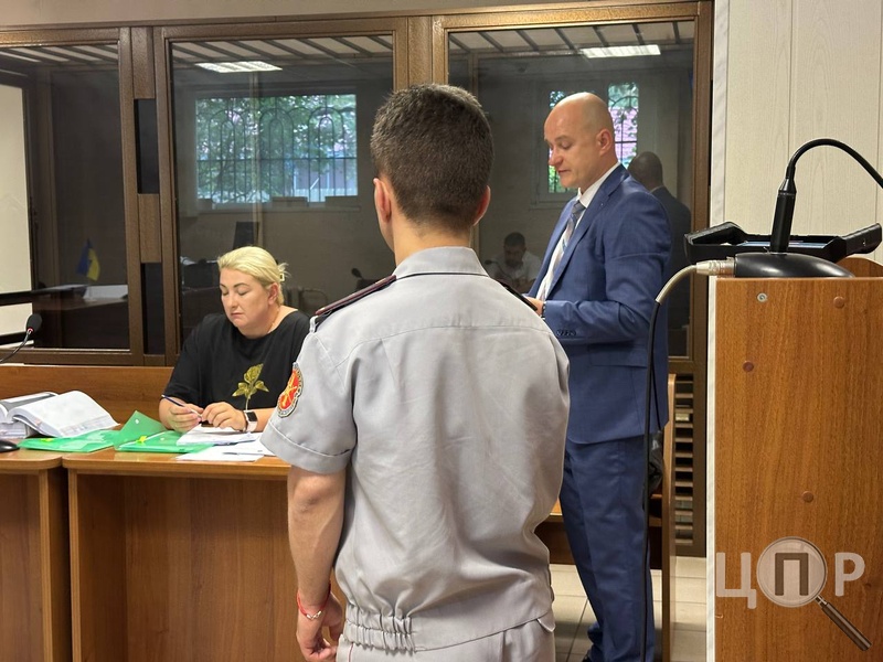 Депутатка Труханова до серпня перебуватиме за ґратами