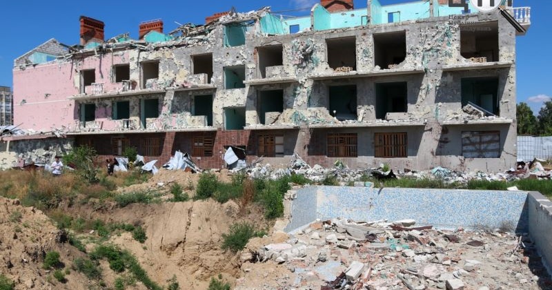 Руїни бази відпочинку та проблемний будинок в Сергіївці: рік після трагедії