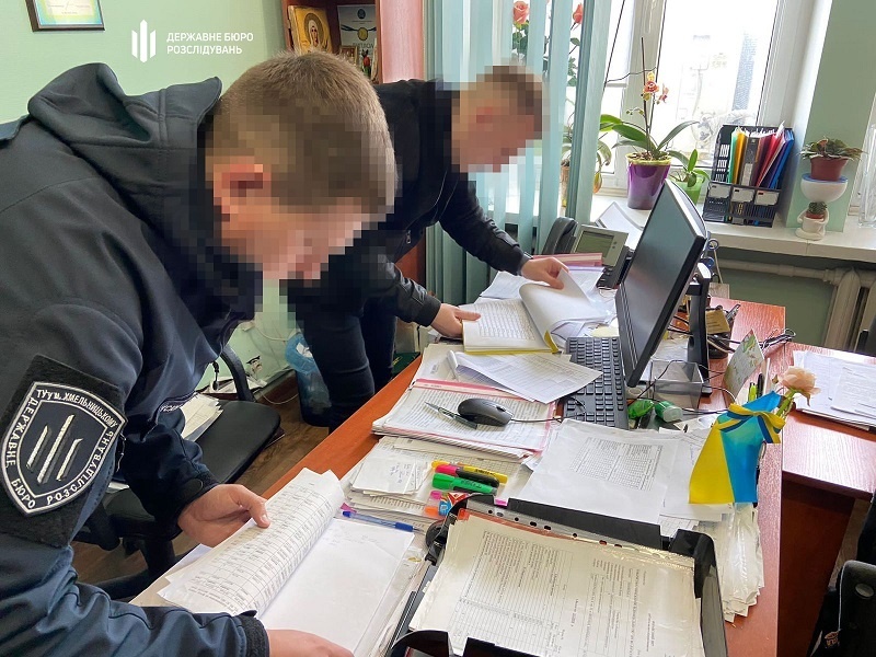На Одещині працювала схема продажу нелегальних цигарок, яку "кришували" податківці