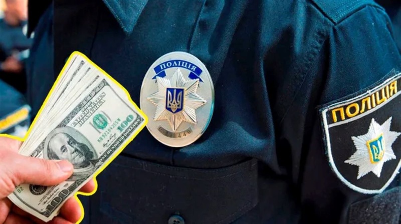 У Миколаєві жінка намагалася підкупити поліцейського за 2000 доларів
