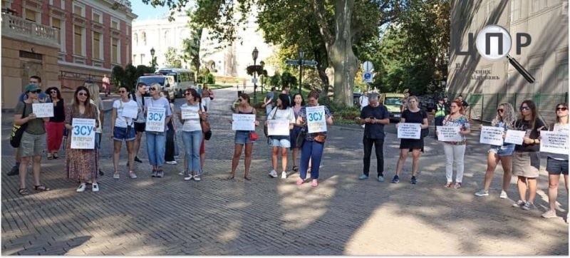 Одеські волонтери вимагають від президента розібратися із закупівлями