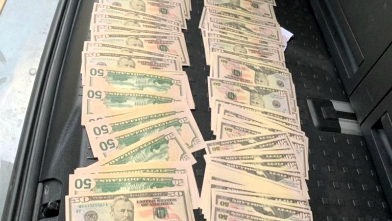 Двоє іноземців постануть перед судом за переправлення фальшивих доларів через Крим