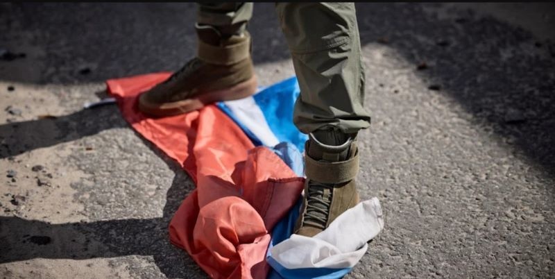 Святкувала день російського прапора: мешканку Чорнобаївки засудили за колабораціонізм