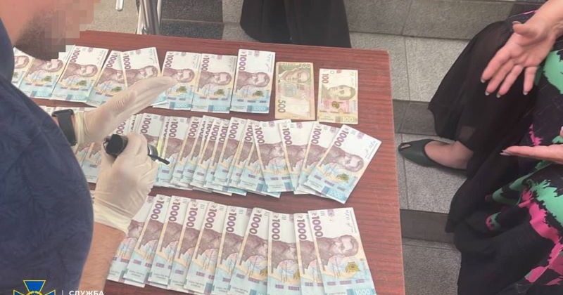 Топчиновницю Чорноморської міськради звинуватили у вимаганні відкатів