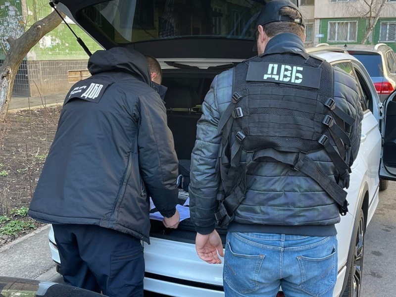 На Одещині викрили правоохоронців, які займались вимаганням та крадіжками